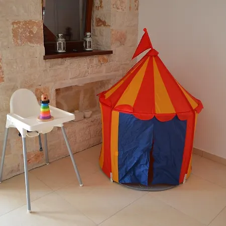 Spacious Dubravka With A Large Pool Tinjan